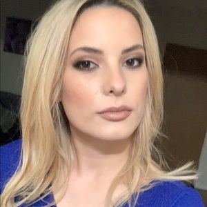 Meet your Posher, Claudia